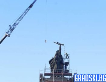 Излезе административен акт за спиране на демонтажа на Паметника на Съветската армия